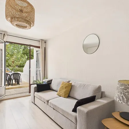 200m De La Plage, Terrasse, Pour 4 דירה