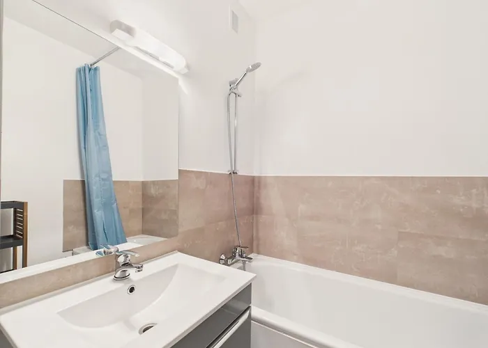 200m De La Plage, Terrasse, Pour 4 דירה *