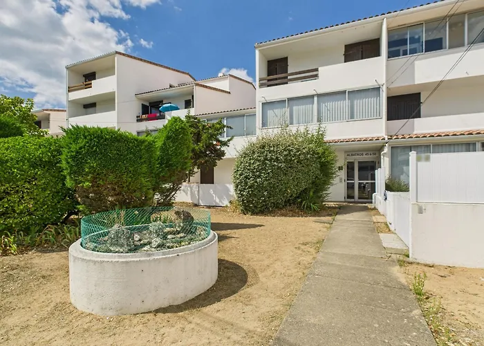 Appartement 200m De La Plage, Terrasse, Pour 4